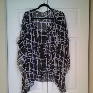 Chico’s blouse black and white pattern